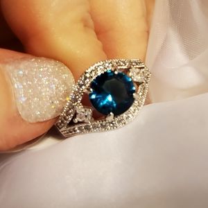 Ocean Blue Topaz Ring 💙